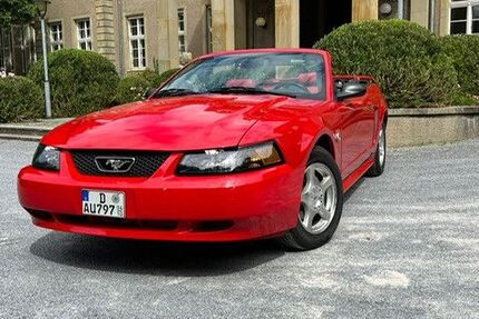 Ford Mustang 86.000 km 9.900 &euro; Düsseldorf 40599