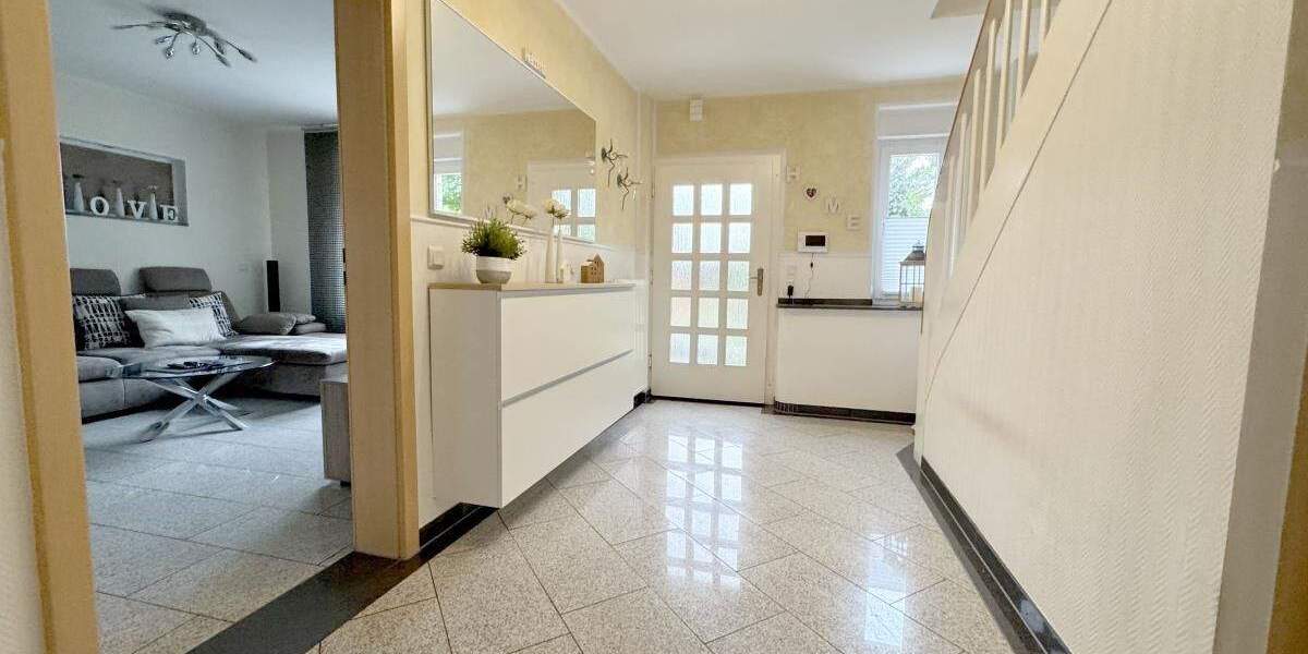 Einfamilienhaus Oberhausen Schwarze Heide - 7 Zimmer, 176 m&sup2;, 595.000&euro; | Angebot:25709904