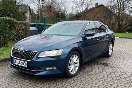 Skoda Superb 124.000 km 18.700 &euro; Duisburg 47229
