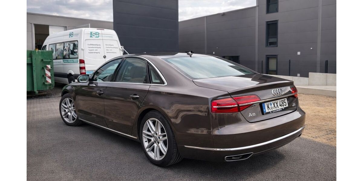 Audi A8 209.500 km 25.800 &euro; Langenfeld 40764