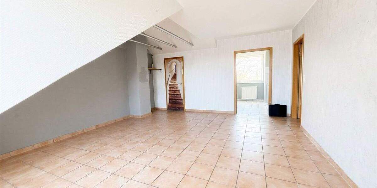 Etagenwohnung Wuppertal Langerfeld - 5 Zimmer, 132 m&sup2;, 279.000&euro; | Angebot:25696386