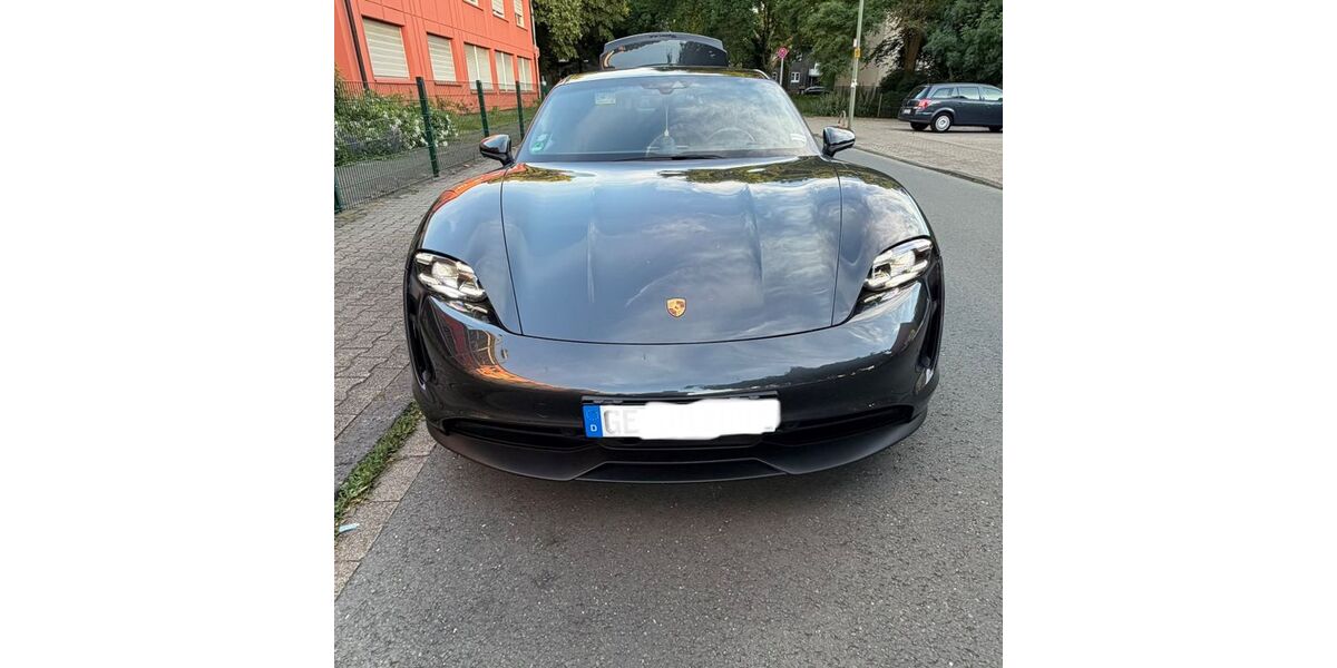 Porsche Taycan 71.000 km 69.615 &euro; Gelsenkirchen 45899