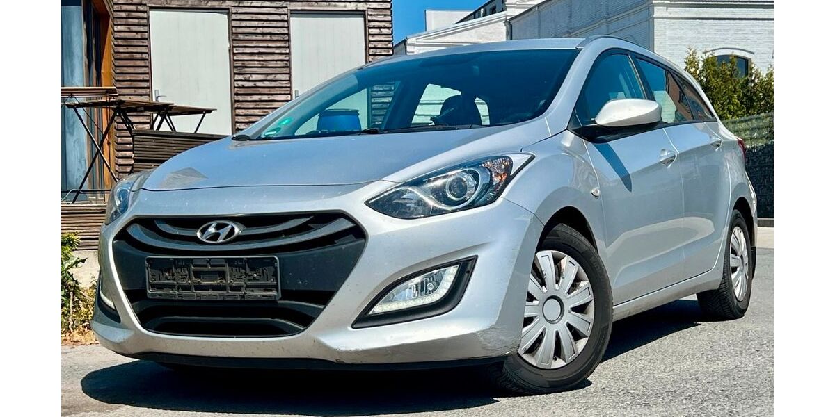 Hyundai i30 303.461 km 2.000 &euro; Gelsenkirchen 45884