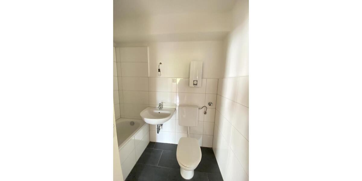 Etagenwohnung Solingen - 3 Zimmer, 74 m&sup2;, 779&euro; | Angebot:24489862