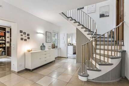 Haus Essen Stadtbezirk IX - 8 Zimmer, 260 m&sup2;, 1.290.000&euro; | Angebot:25965019