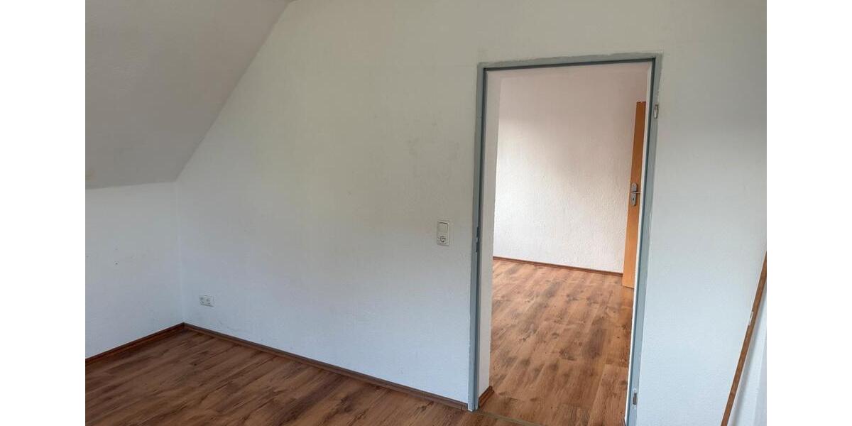 Dachgeschoßwohnung Duisburg Rheinhausen - 2 Zimmer, 55 m&sup2;, 725&euro; | Angebot:25979621