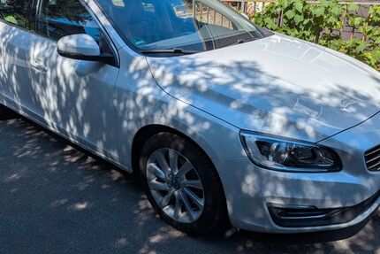 Volvo V60 95.000 km 15.990 &euro; Sprockhövel 45549