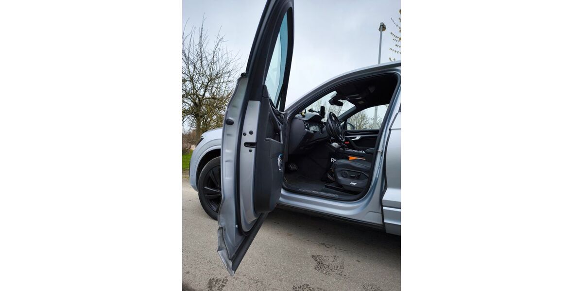 VW Touareg 175.000 km 40.000 &euro; Oberhausen 46145