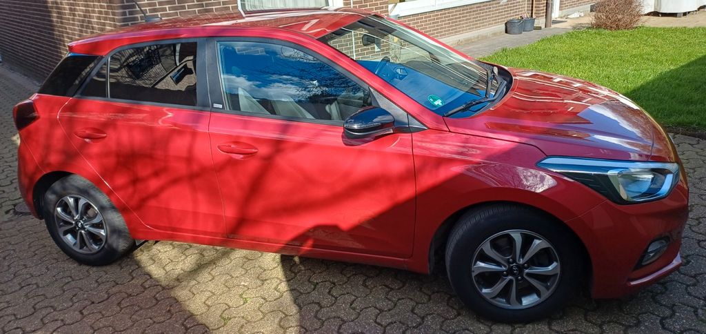 Hyundai i20 68.000 km 10.500 &euro; Duisburg 47137