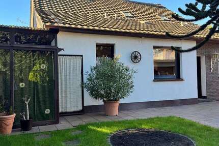Haus Duisburg Essenberg - 6 Zimmer, 130 m&sup2;, 349.900&euro; | Angebot:27215629