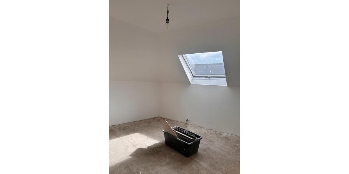 Dachgeschoßwohnung Solingen Wald - 4 Zimmer, 85 m&sup2;, 1.000&euro; | Angebot:27553159