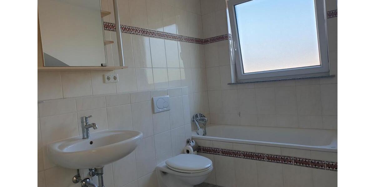 Dachgeschoßwohnung Langenfeld (Rheinland) - 3 Zimmer, 85 m&sup2;, 289.000&euro; | Angebot:27514302