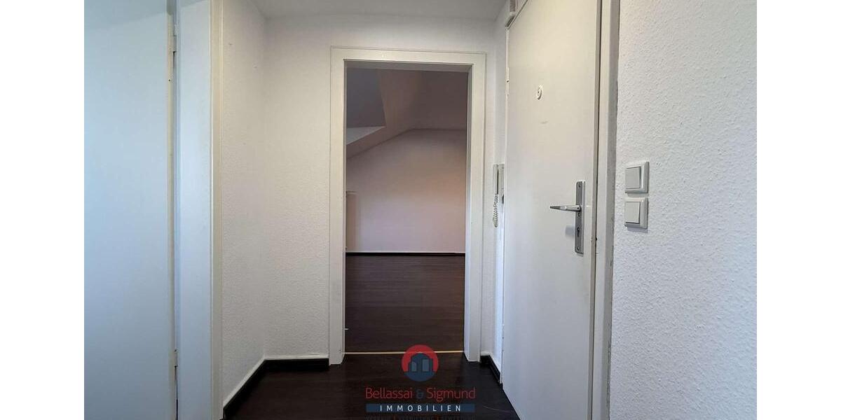 Dachgeschoßwohnung Krefeld Cracau - 2 Zimmer, 70 m&sup2;, 690&euro; | Angebot:25790785