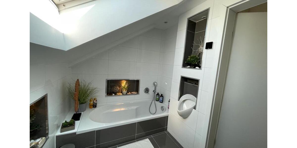 Dachgeschoßwohnung Essen Frillendorf - 3 Zimmer, 96 m&sup2;, 229.000&euro; | Angebot:27044145