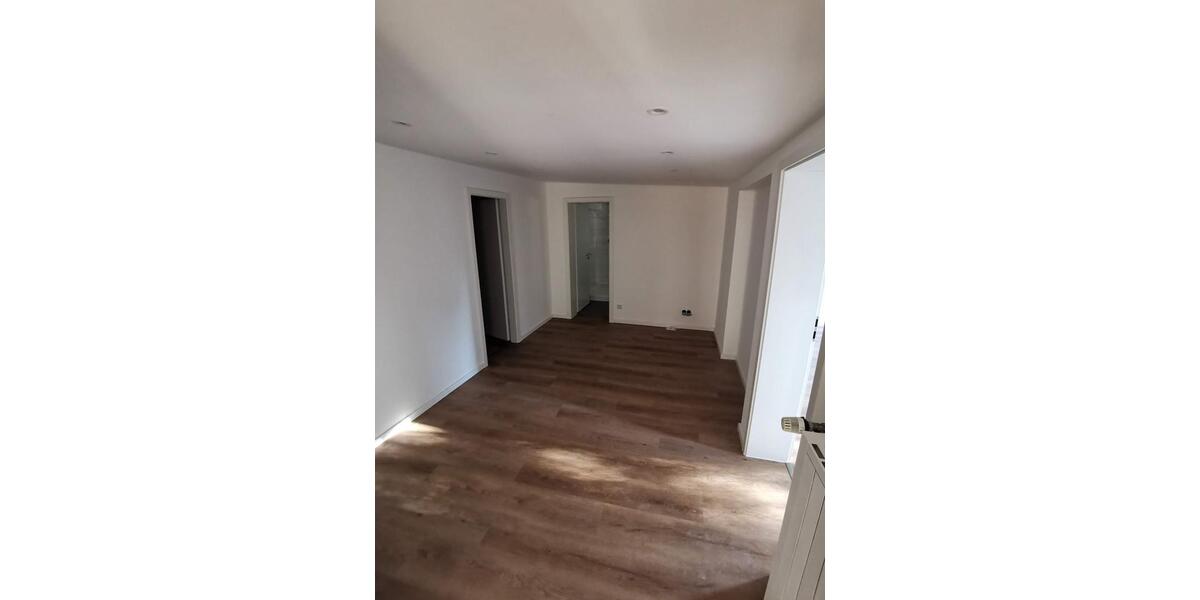 Erdgeschoßwohnung Hilden - 6 Zimmer, 155 m&sup2;, 2.050&euro; | Angebot:25793393