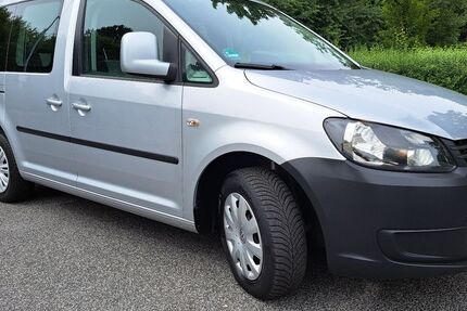 VW Caddy 124.850 km 9.746 &euro; Grevenbroich 41515
