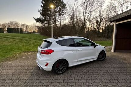 Ford Fiesta 49.000 km 18.500 &euro; Oberhausen 46049