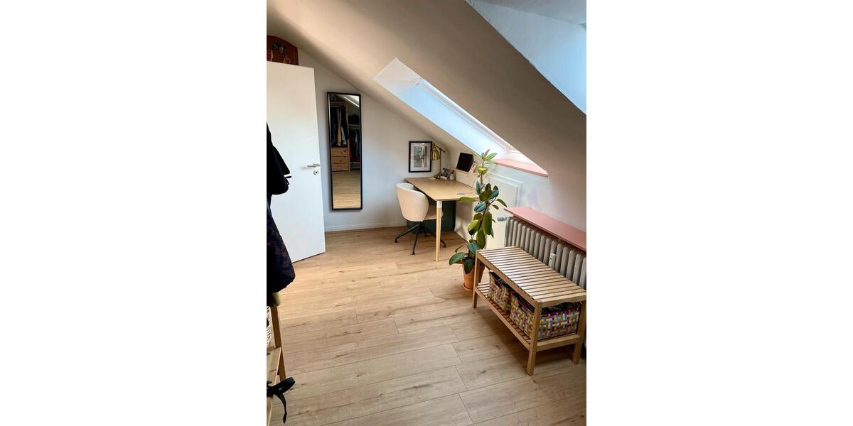 Dachgeschoßwohnung Krefeld Gellep-Stratum - 2.5 Zimmer, 60 m&sup2;, 168.000&euro; | Angebot:27197687
