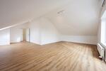 Dachgeschoßwohnung Moers Schwafheim - 2.5 Zimmer, 80 m&sup2;, 214.000&euro; | Angebot:26067794