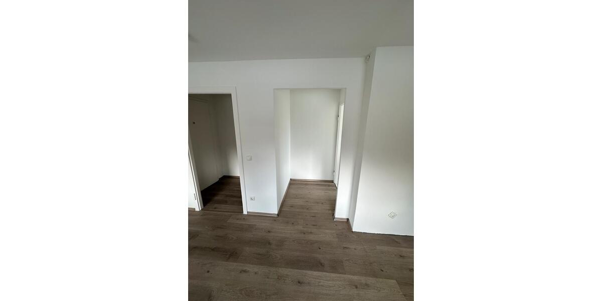 Dachgeschoßwohnung Essen Stadtbezirk IV - 1 Zimmer, 26 m&sup2;, 400&euro; | Angebot:27557461