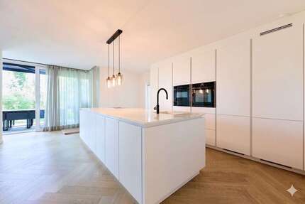 Wohnung Düsseldorf Gerresheim - 5 Zimmer, 219 m&sup2;, 4.990&euro; | Angebot:26493933
