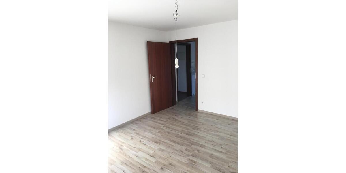 Etagenwohnung Krefeld Gellep-Stratum - 1 Zimmer, 71 m&sup2;, 700&euro; | Angebot:24876823