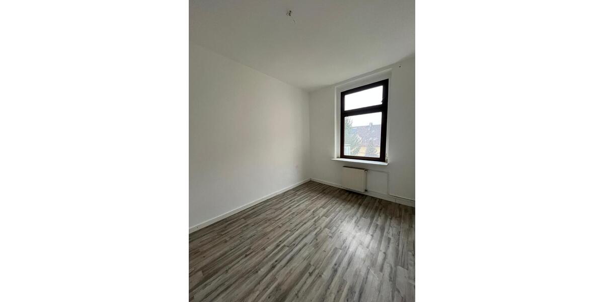 Etagenwohnung Wuppertal Gemarkung Langerfeld - 5 Zimmer, 125 m&sup2;, 1.000&euro; | Angebot:26134846