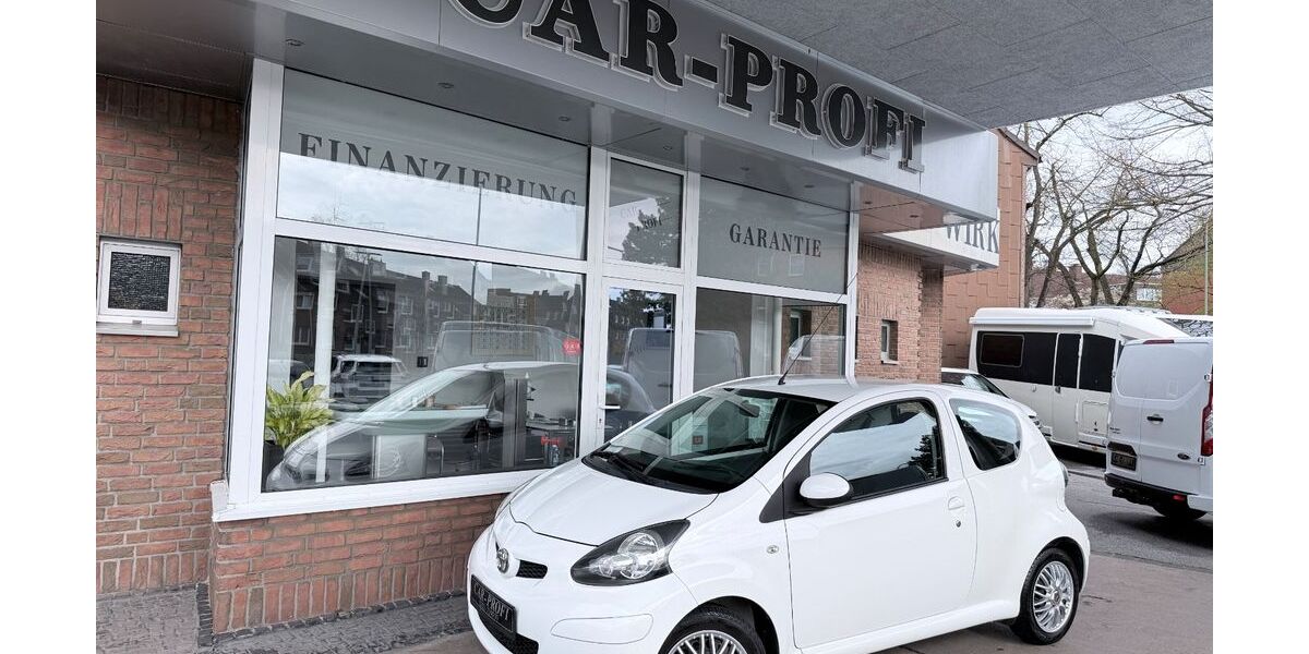 Toyota Aygo (X) 120.000 km 5.890 &euro; Duisburg 47249