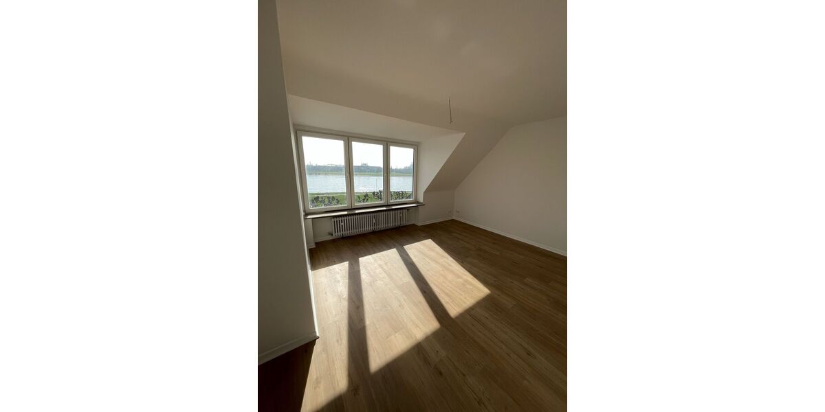 Beste Lage in Oberkassel mit Traumblick auf den Rhein - Maisonettenwohnung Düsseldorf Oberkassel | Angebot:26964483