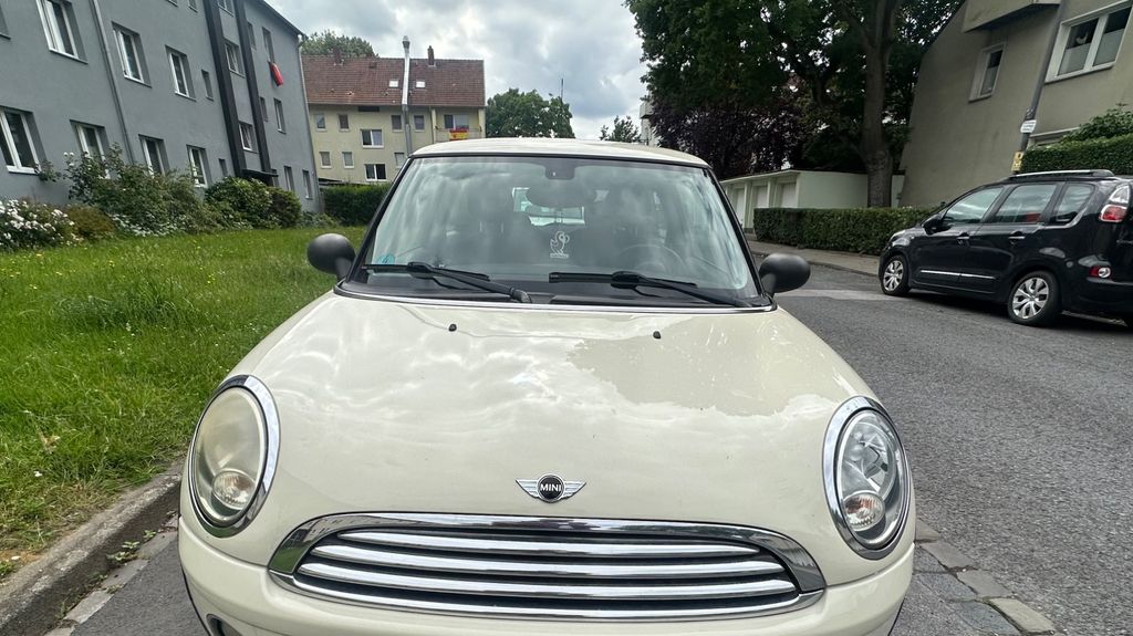 Mini ONE 127.123 km 3.999 &euro; Gelsenkirchen 45897