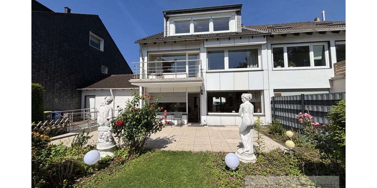 Einfamilienhaus Essen Stadtbezirk II - 9 Zimmer, 220 m&sup2;, 720.000&euro; | Angebot:26973732