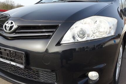 Toyota Auris 76.000 km 6.890 &euro; Solingen 42719