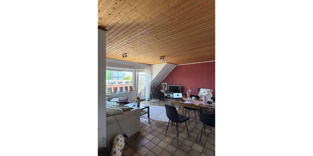Etagenwohnung Düsseldorf Stadtbezirk 9 - 3 Zimmer, 77 m&sup2;, 900&euro; | Angebot:26974024