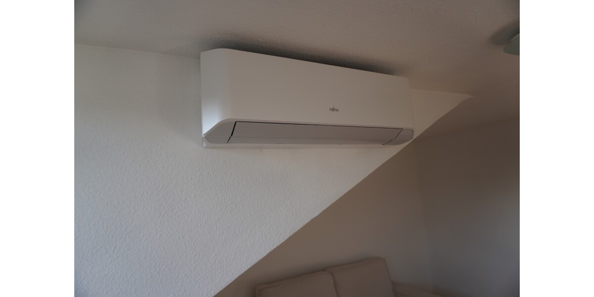 Provisionsfrei* SOFORT FREI! Rhein-nah - 2-Zm Penthouse Oberkassel - renoviert, Klimaanlage Einbauküche 55m² - Einfamilienhaus Düsseldorf Oberkassel | Angebot:25926108