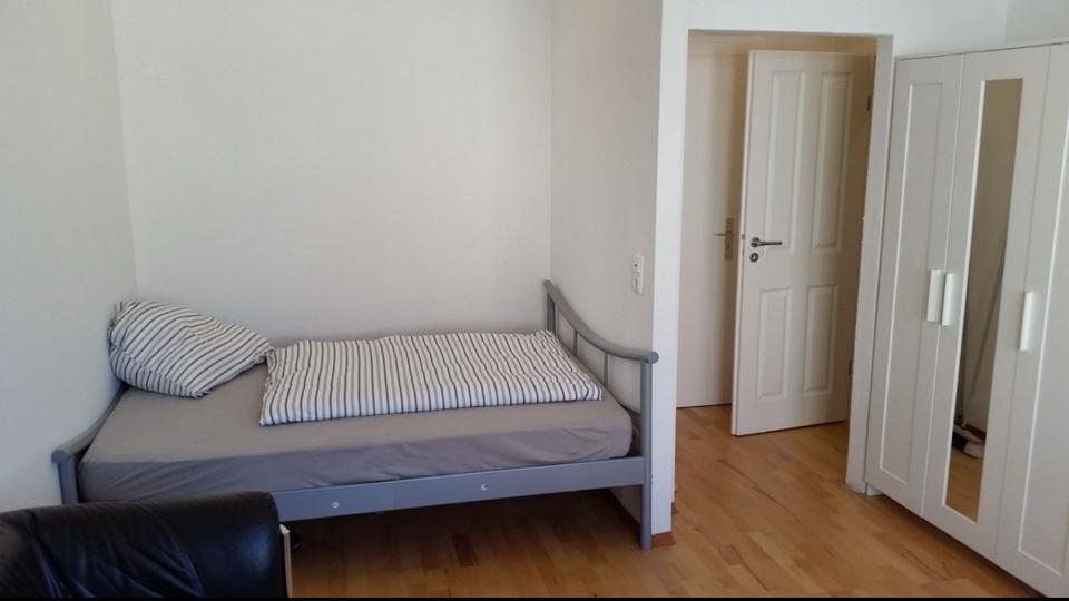 Etagenwohnung Essen Südviertel - 1 Zimmer, 27 m&sup2;, 850&euro; | Angebot:25916574