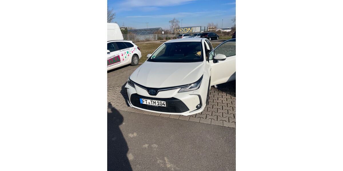 Toyota Corolla 102.000 km 19.100 &euro; Monheim 40789