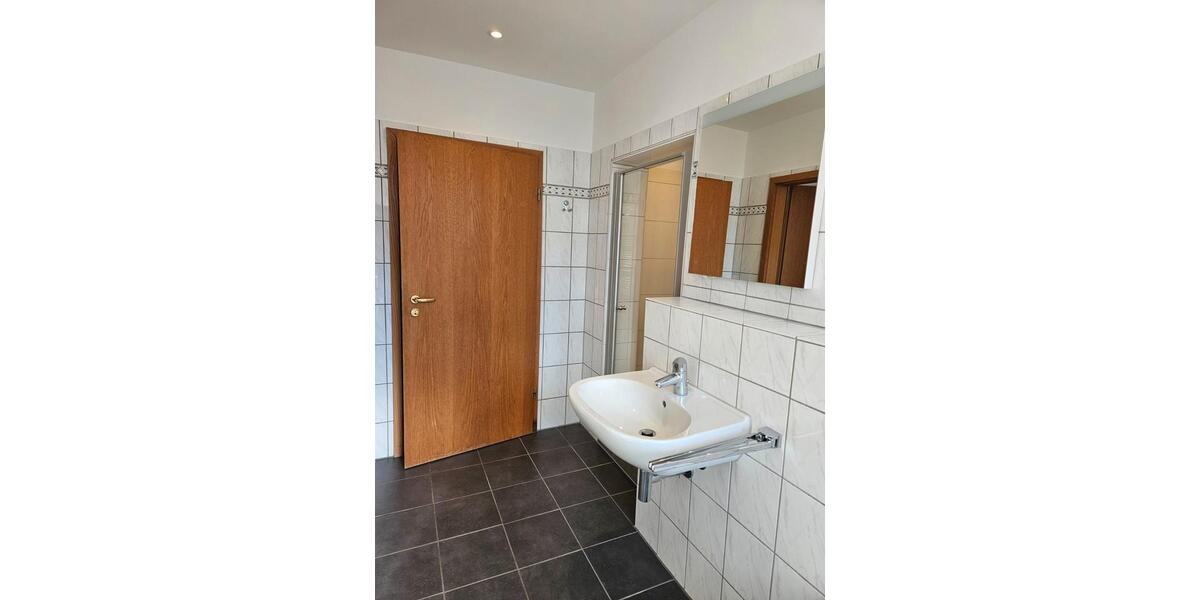 Etagenwohnung Düsseldorf Niederkassel - 3.5 Zimmer, 85 m&sup2;, 450.000&euro; | Angebot:27531555