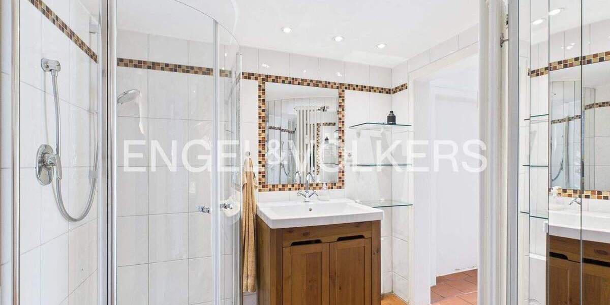 Etagenwohnung Krefeld Inrath/Kliedbruch - 3 Zimmer, 122 m&sup2;, 455.000&euro; | Angebot:25709632