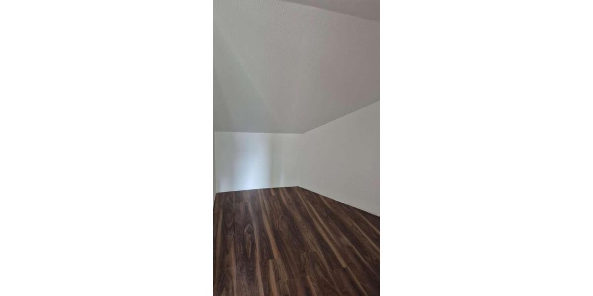 Etagenwohnung Duisburg Mittelmeiderich - 2 Zimmer, 71 m&sup2;, 565&euro; | Angebot:25974846