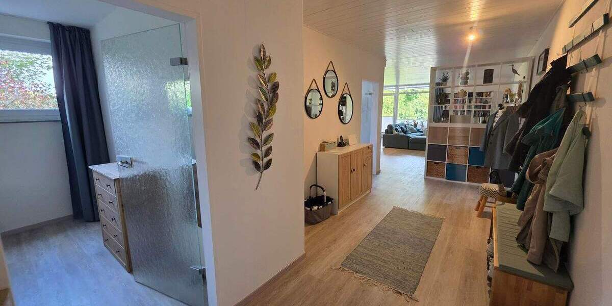 Etagenwohnung Velbert Neviges - 2 Zimmer, 75 m&sup2;, 175.000&euro; | Angebot:25680188