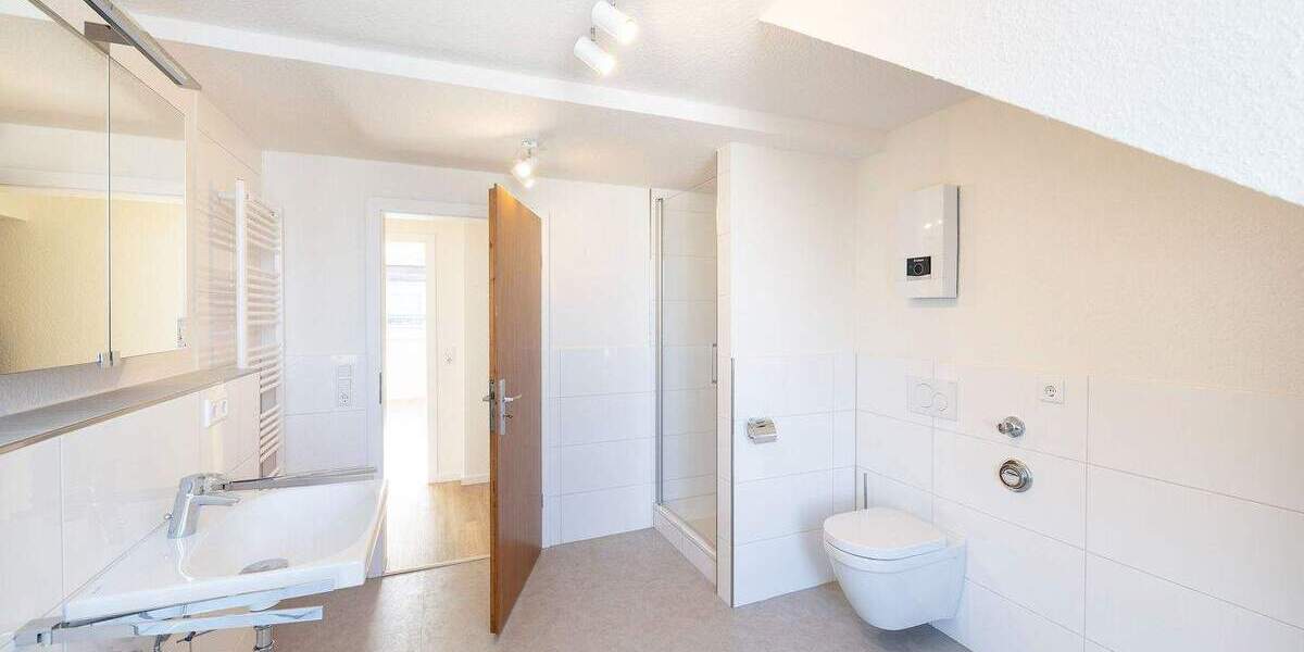 Etagenwohnung Düsseldorf Flingern Nord - 2 Zimmer, 82 m&sup2;, 1.360&euro; | Angebot:25745721