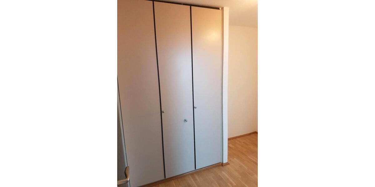 Dachgeschoßwohnung Mönchengladbach Ost - 2 Zimmer, 58 m&sup2;, 150.000&euro; | Angebot:25794377