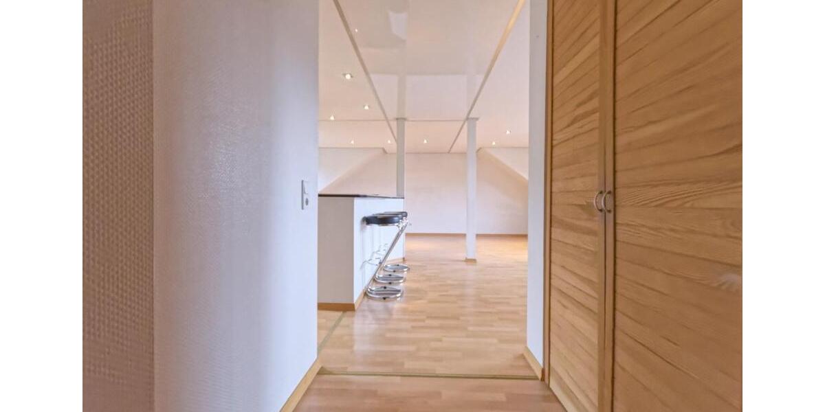 Dachgeschoßwohnung Oberhausen Biefang - 4 Zimmer, 96 m&sup2;, 239.000&euro; | Angebot:26940519