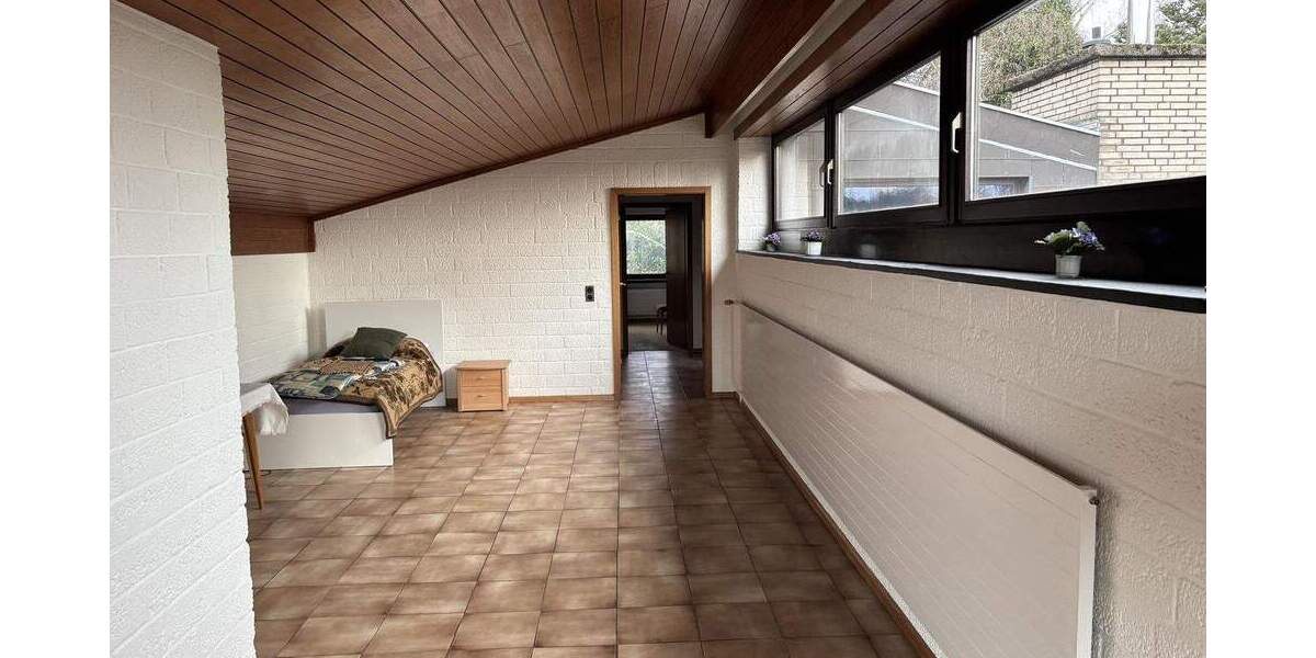 Einfamilienhaus Krefeld Traar - 7 Zimmer, 214 m&sup2;, 750.000&euro; | Angebot:25693386