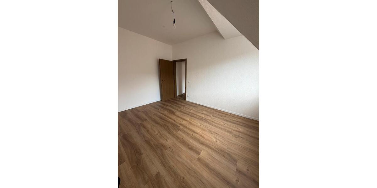 Dachgeschoßwohnung Gelsenkirchen Rotthausen - 3 Zimmer, 55 m&sup2;, 590&euro; | Angebot:27553898
