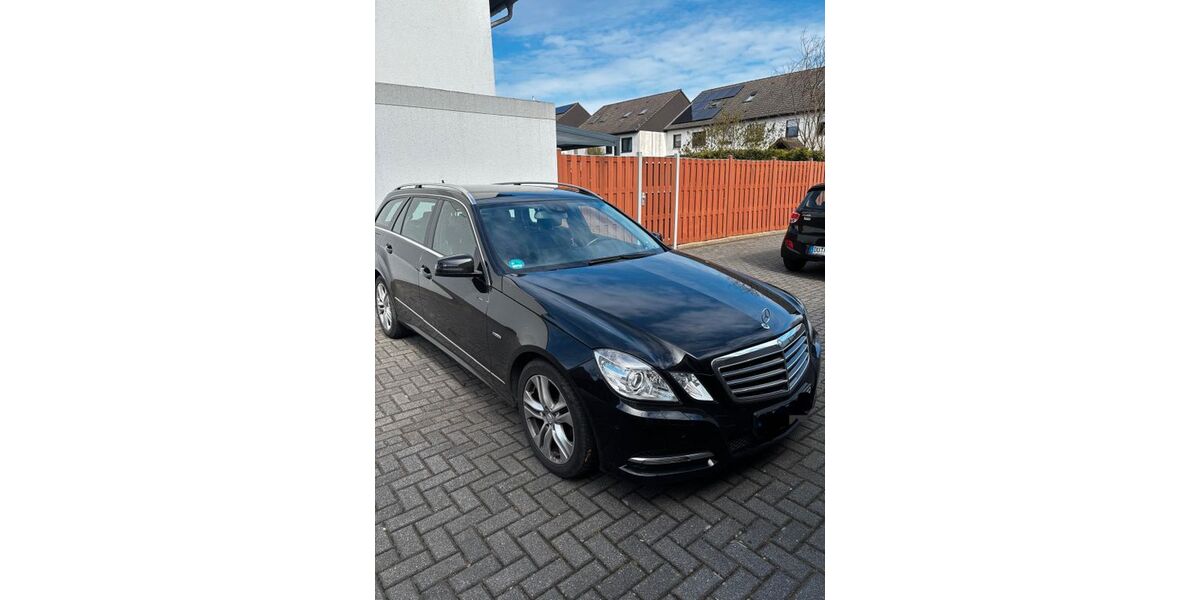 Mercedes-Benz E 200 150.640 km 10.200 &euro; Duisburg 47239