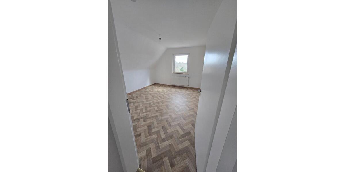 Dachgeschoßwohnung Velbert Velbert-Mitte - 3.5 Zimmer, 70 m&sup2;, 650&euro; | Angebot:25405142