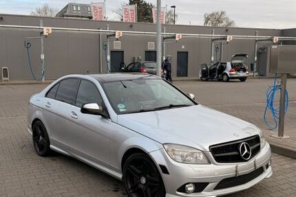 Mercedes-Benz 350 179.950 km 9.000 &euro; Düsseldorf 40233