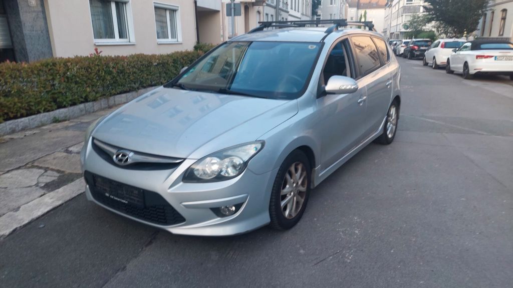 Hyundai i30 261.547 km 1.200 &euro; wuppertal 42327