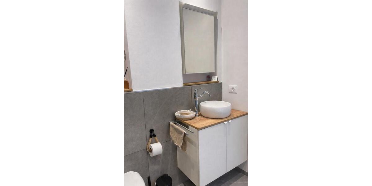 Dachgeschoßwohnung Moers - 2.5 Zimmer, 67 m&sup2;, 195.000&euro; | Angebot:26051235